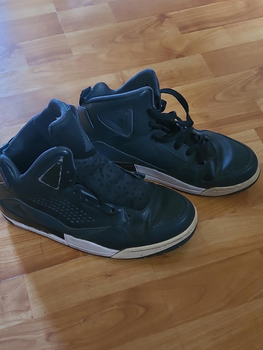 Men's Black High-Top Athletic Sneakers